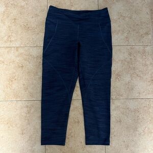 Patagonia women’s size medium blue crop tights for exercise used as shown